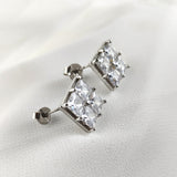 Boucles d’Oreilles Carré Élégant en Argent 925 – Zircons Princes Boucles d’Oreilles Carré Élégant en Argent 925 – Zircons Princes