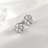Boucles d’Oreilles Fleur Brillante en Argent 925 – Zircons Éclatants Boucles d’Oreilles Fleur Brillante en Argent 925 – Zircons Éclatants