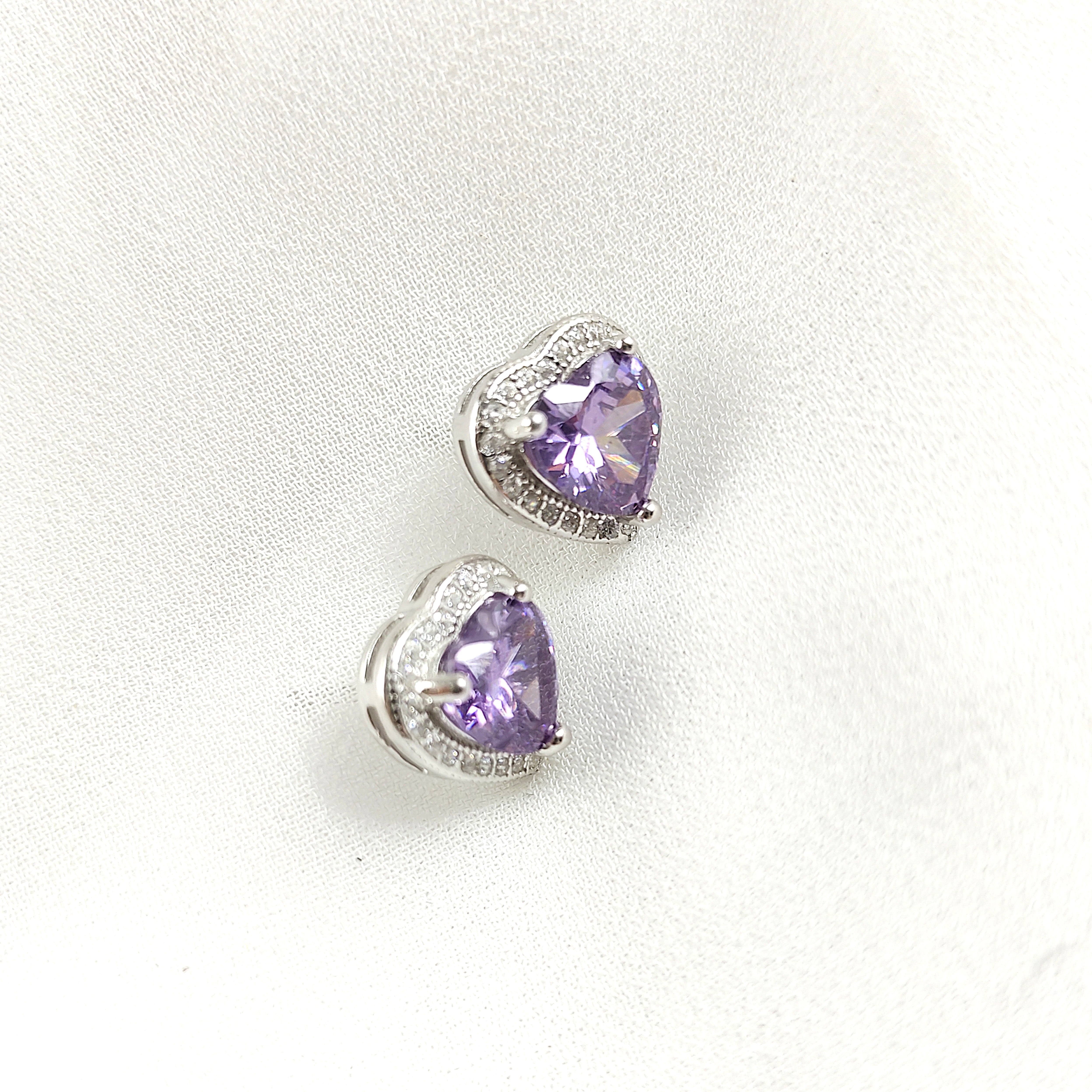 Boucles d’Oreilles Duo Cœur en Argent 925 – Rose & Violet Étincelant Boucles d’Oreilles Duo Cœur en Argent 925 – Rose & Violet Étincelant