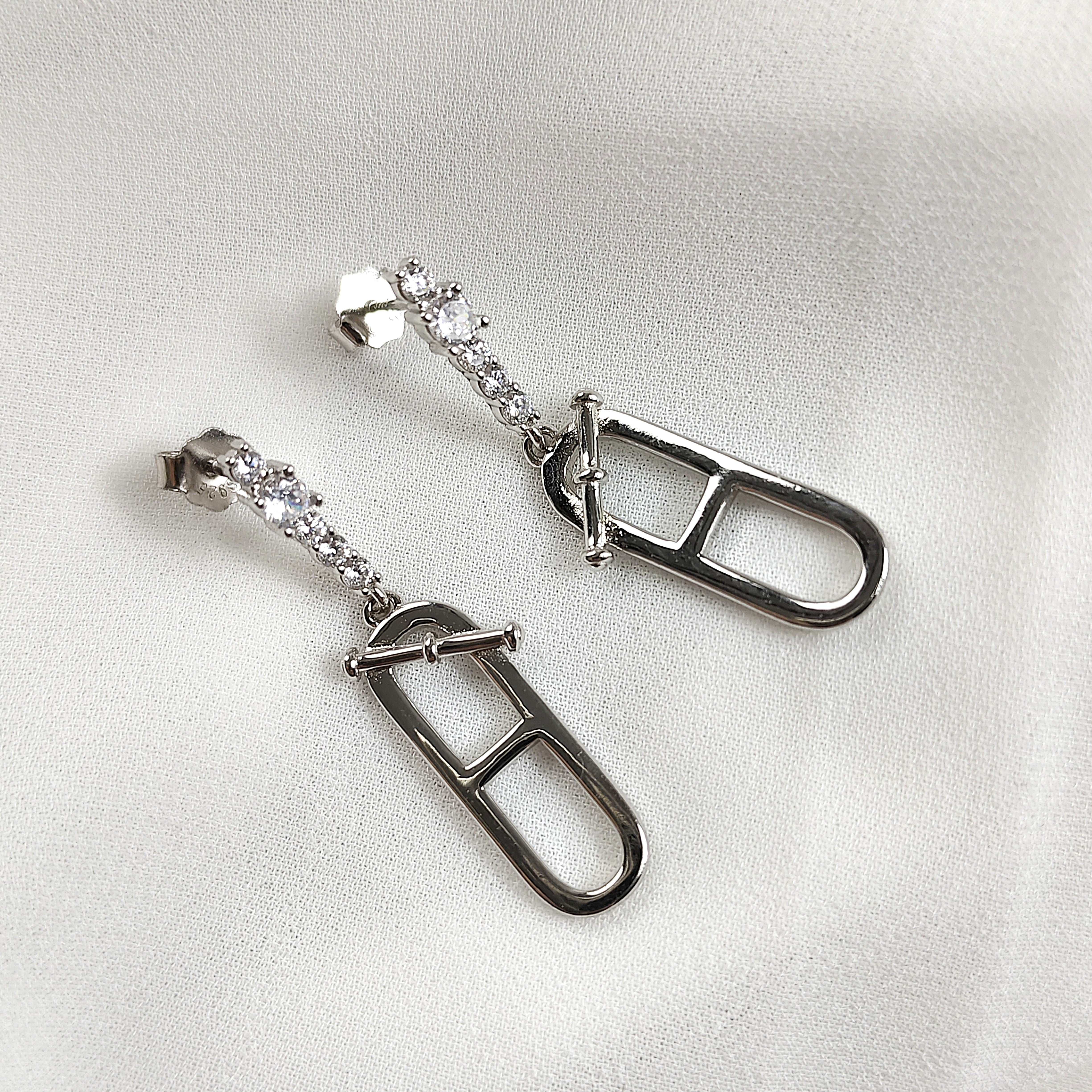 Boucles d’Oreilles Design Moderne en Argent 925 – Chaîne & Maillon Boucles d’Oreilles Design Moderne en Argent 925 – Chaîne & Maillon