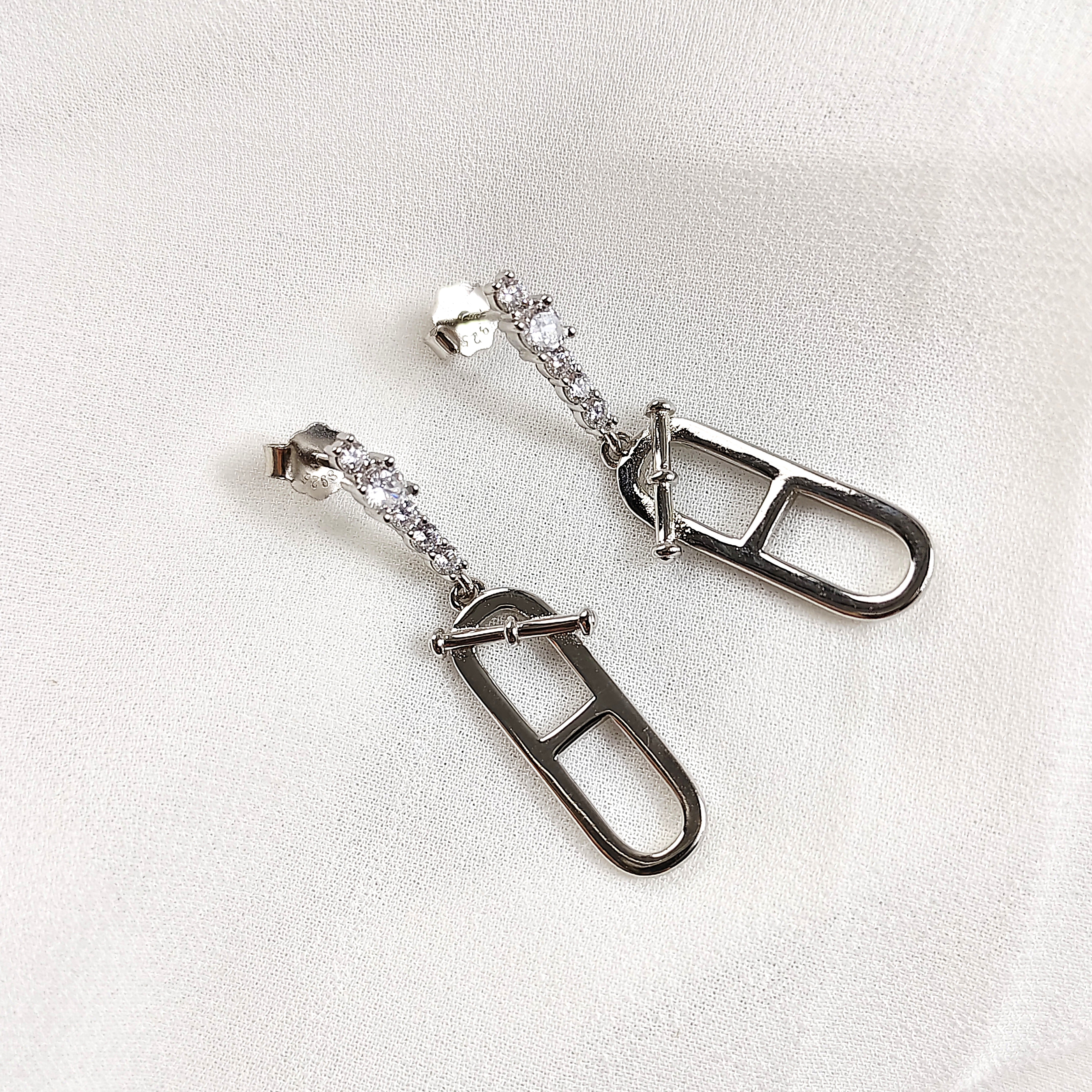 Boucles d’Oreilles Design Moderne en Argent 925 – Chaîne & Maillon Boucles d’Oreilles Design Moderne en Argent 925 – Chaîne & Maillon
