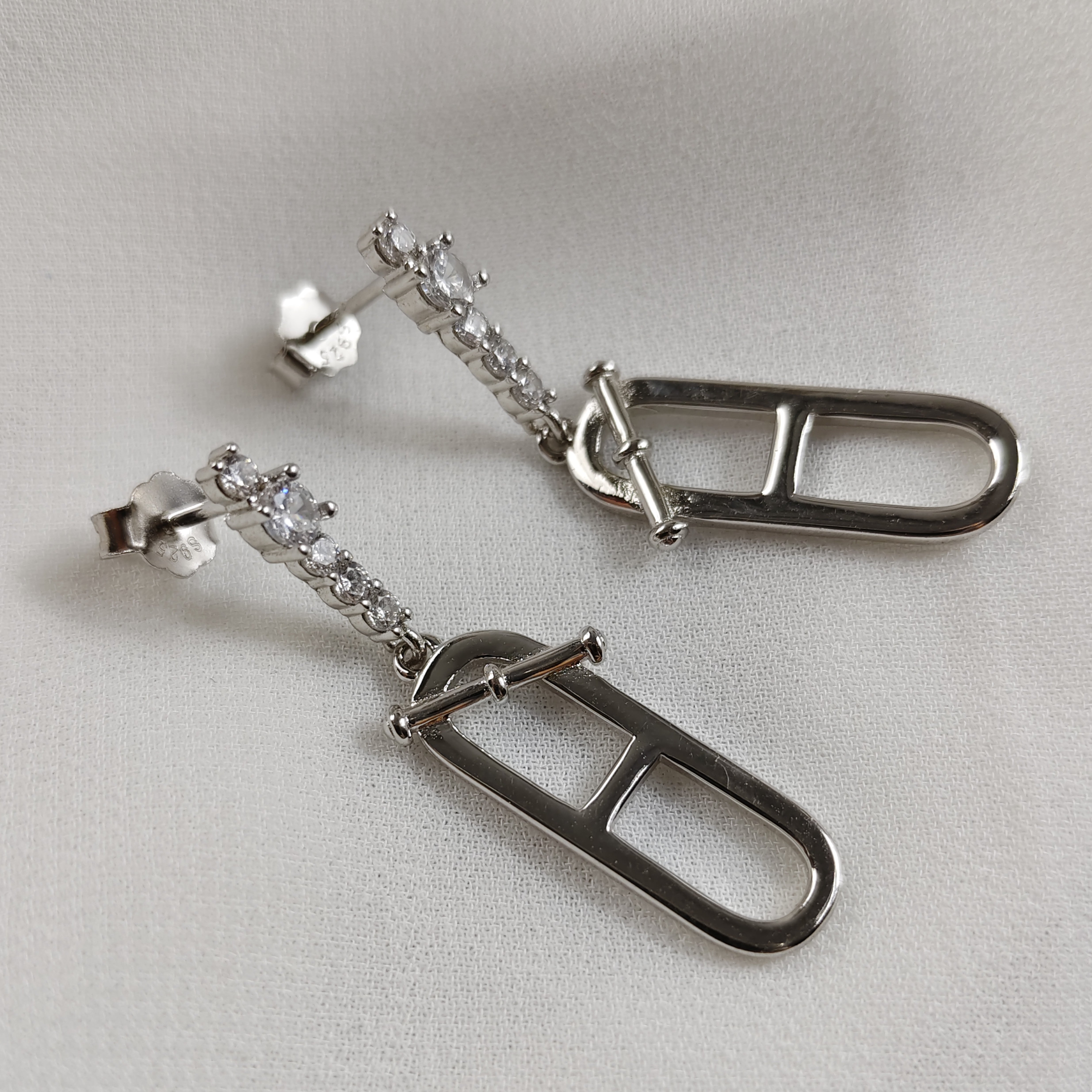 Boucles d’Oreilles Design Moderne en Argent 925 – Chaîne & Maillon Boucles d’Oreilles Design Moderne en Argent 925 – Chaîne & Maillon