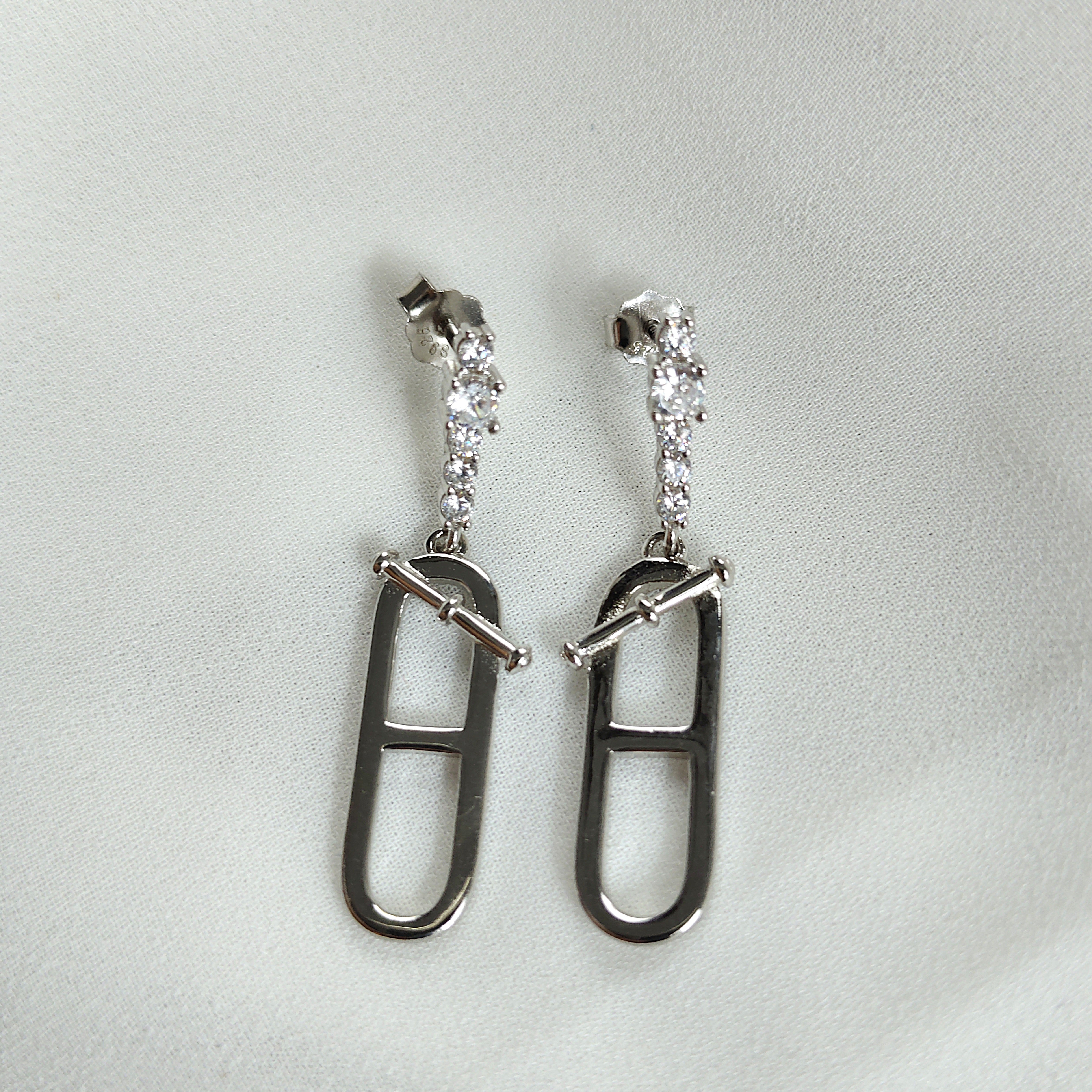 Boucles d’Oreilles Design Moderne en Argent 925 – Chaîne & Maillon Boucles d’Oreilles Design Moderne en Argent 925 – Chaîne & Maillon