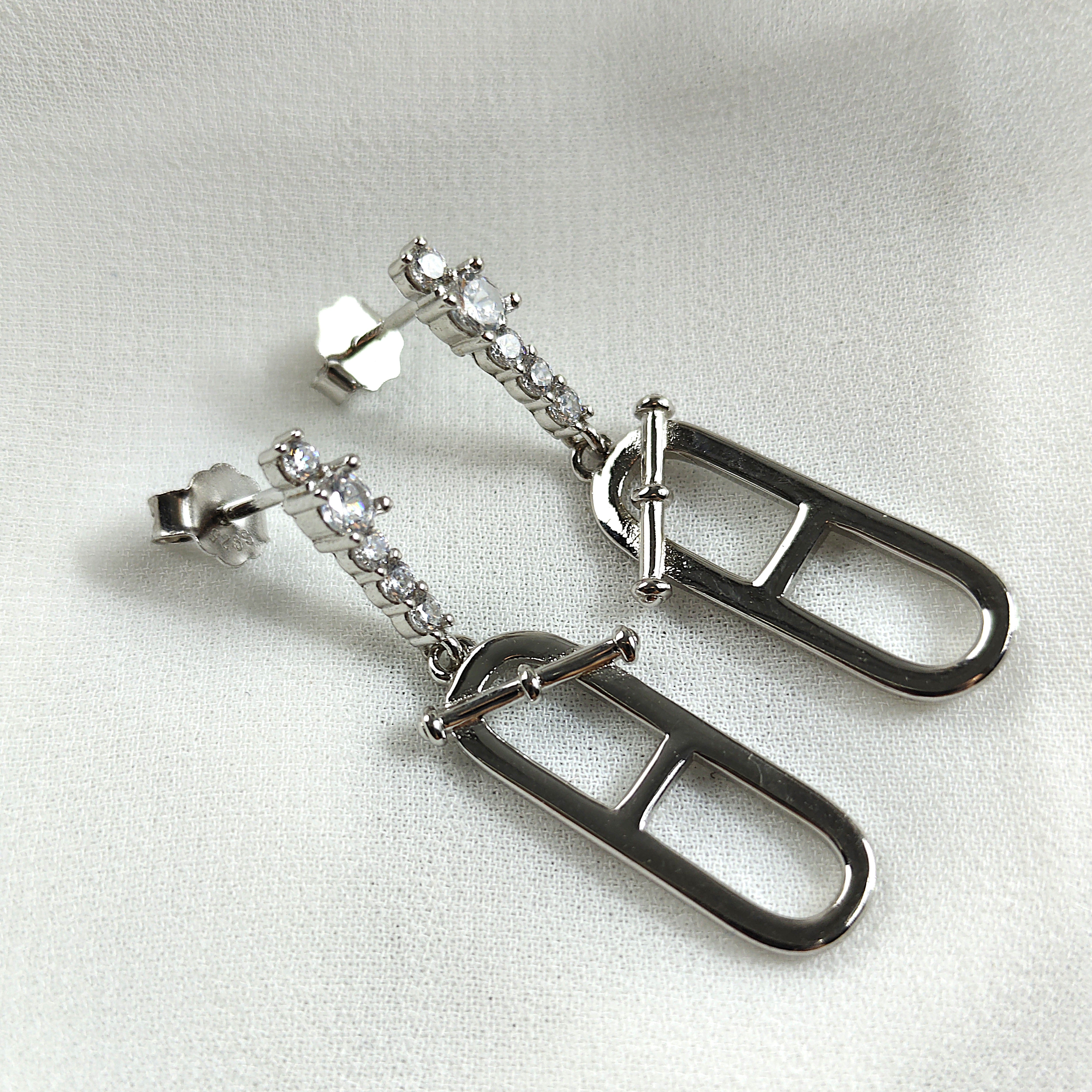 Boucles d’Oreilles Design Moderne en Argent 925 – Chaîne & Maillon Boucles d’Oreilles Design Moderne en Argent 925 – Chaîne & Maillon