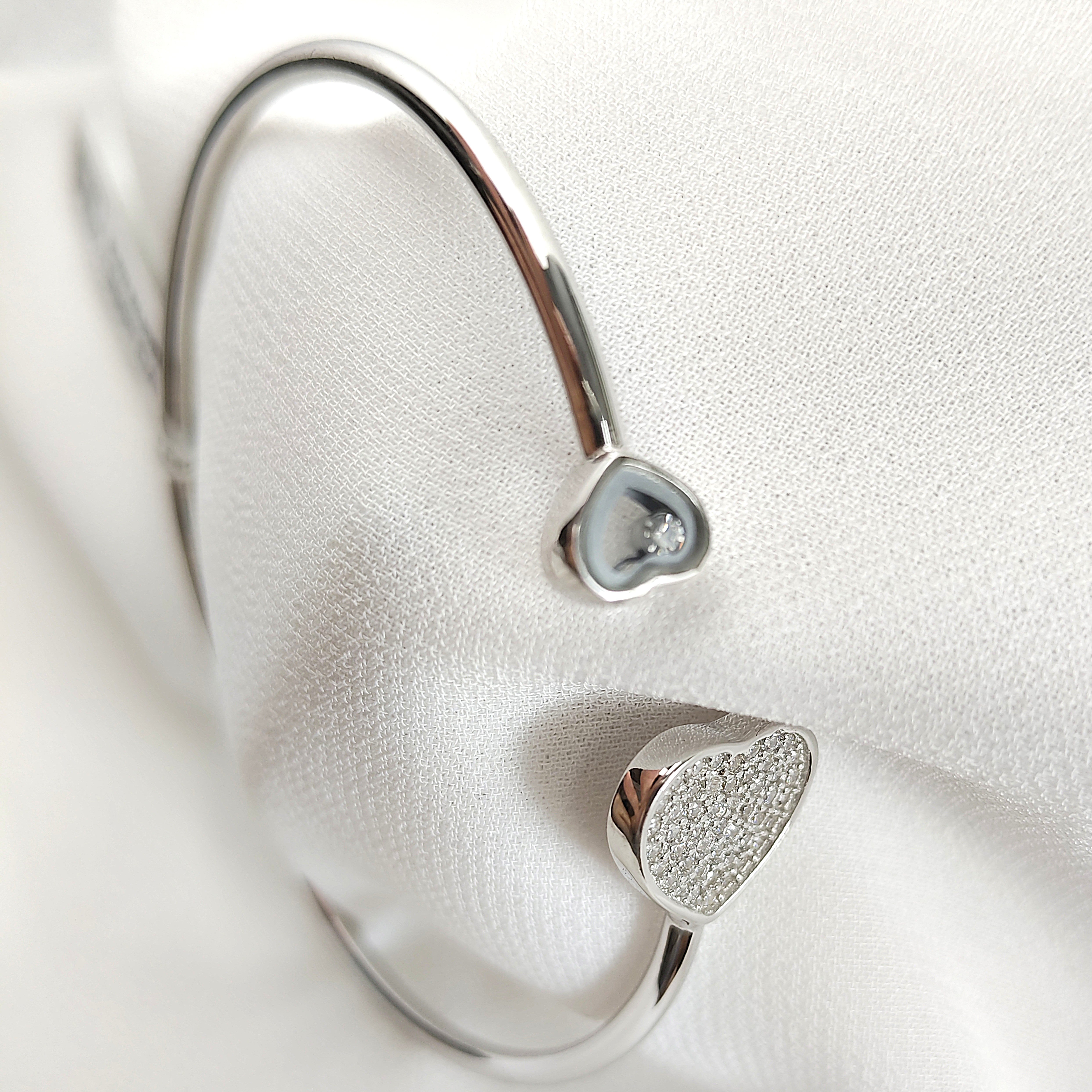 Bracelet Cœur Ouvert en Argent 925 – Élégance Minimaliste Bracelet Cœur Ouvert en Argent 925 – Élégance Minimaliste