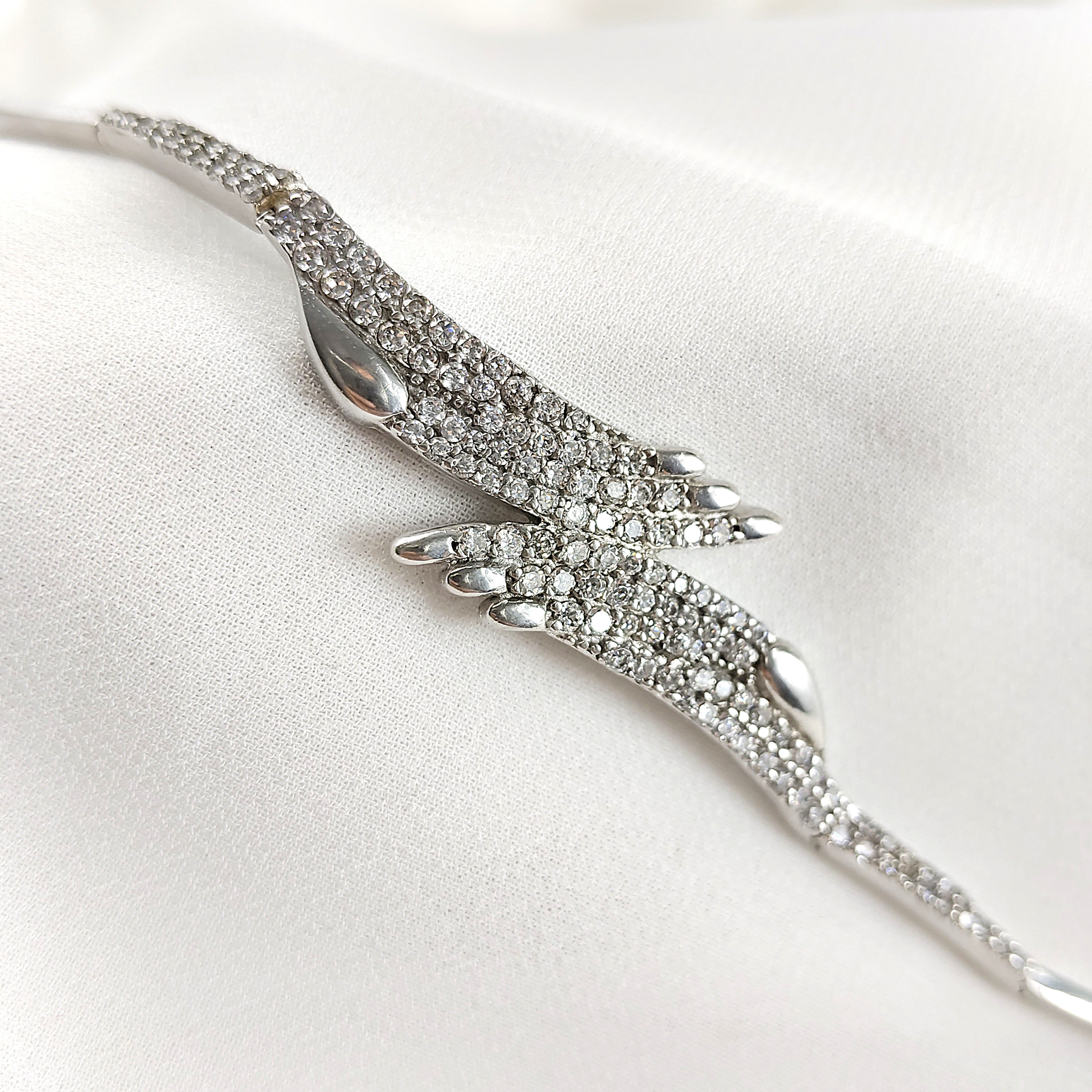 Bracelet Ailes Étincelantes en Argent 925 – Zircons Pavés Bracelet Ailes Étincelantes en Argent 925 – Zircons Pavés