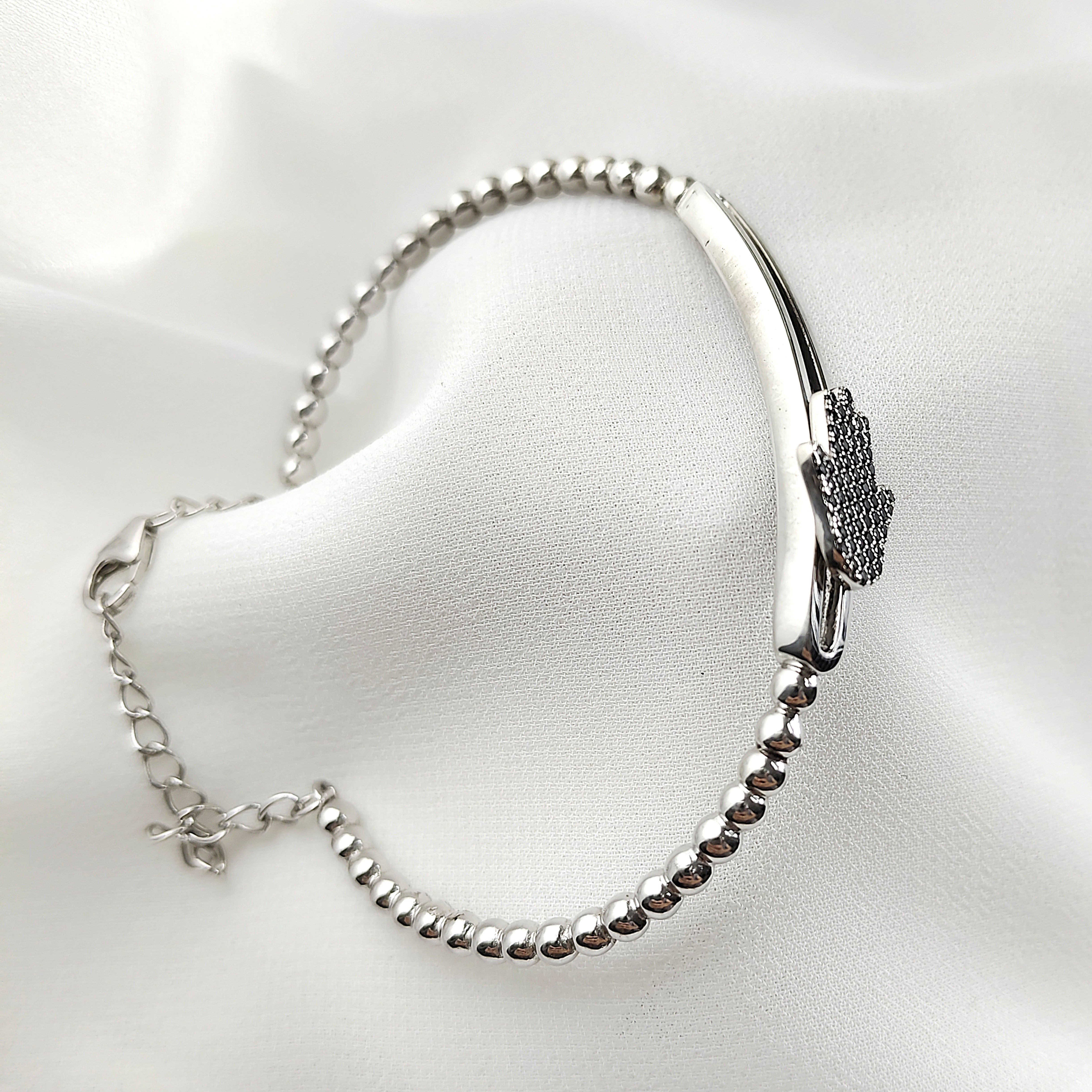Bracelet Main de Fatma en Argent 925 – Protection & Élégance Bracelet Main de Fatma en Argent 925 – Protection & Élégance