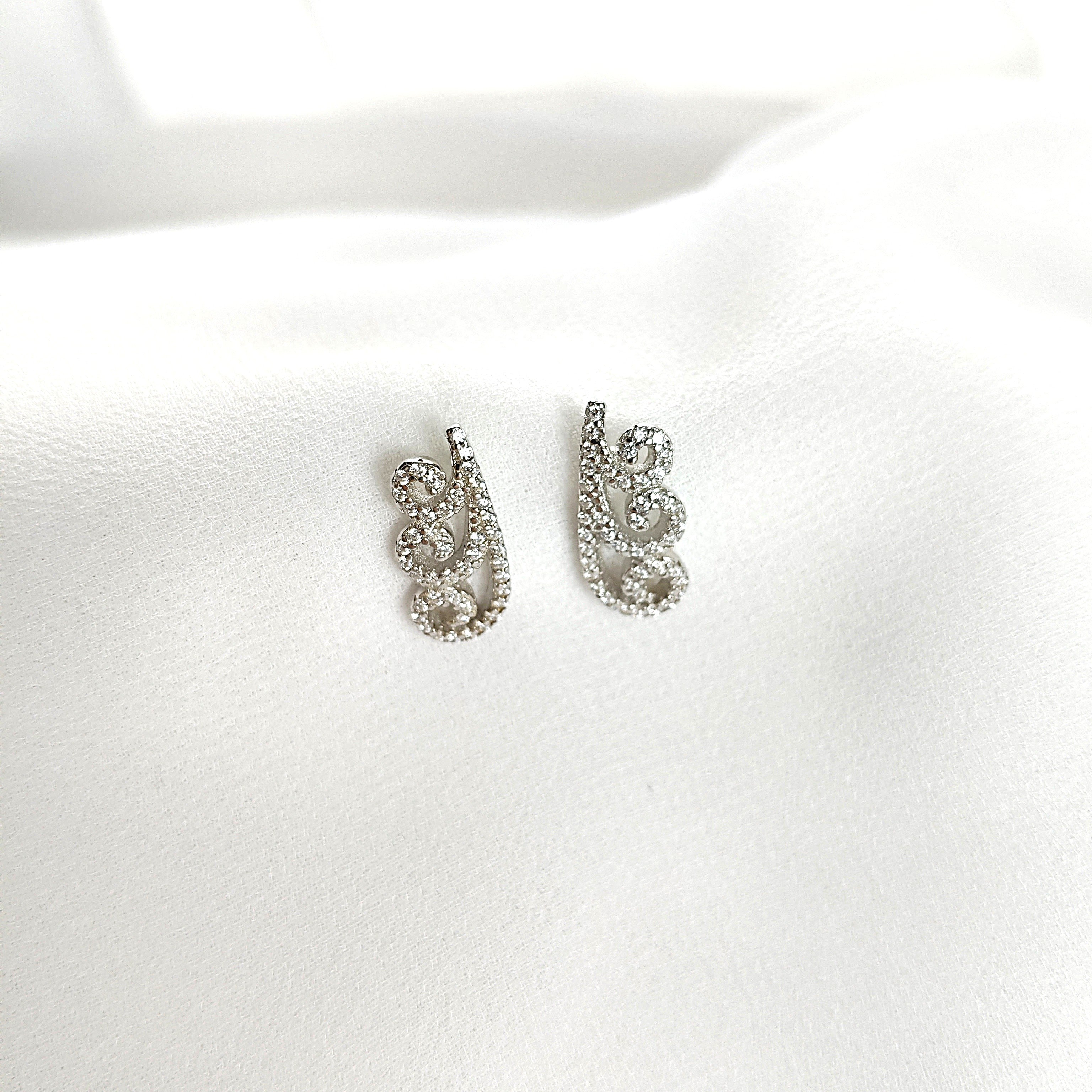 Boucles d’Oreilles Arabesque en Argent 925 – Élégance Cristalline Boucles d’Oreilles Arabesque en Argent 925 – Élégance Cristalline