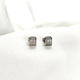Boucles d’Oreilles Mini-Cube Pavé Zircon en Argent 925 – Élégance Discrète Boucles d’Oreilles Mini-Cube Pavé Zircon en Argent 925 – Élégance Discrète