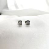 Boucles d’Oreilles Mini-Cube Pavé Zircon en Argent 925 – Élégance Discrète Boucles d’Oreilles Mini-Cube Pavé Zircon en Argent 925 – Élégance Discrète