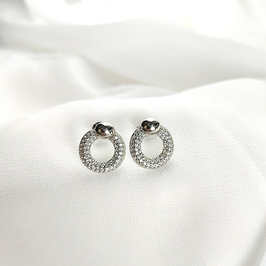 Boucles d’Oreilles Cercle Scintillant en Argent 925 – Raffinement Intemporel