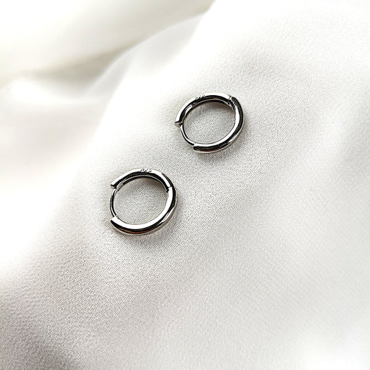 Créoles Minimalistes en Argent 925 – Élégance Intemporelle