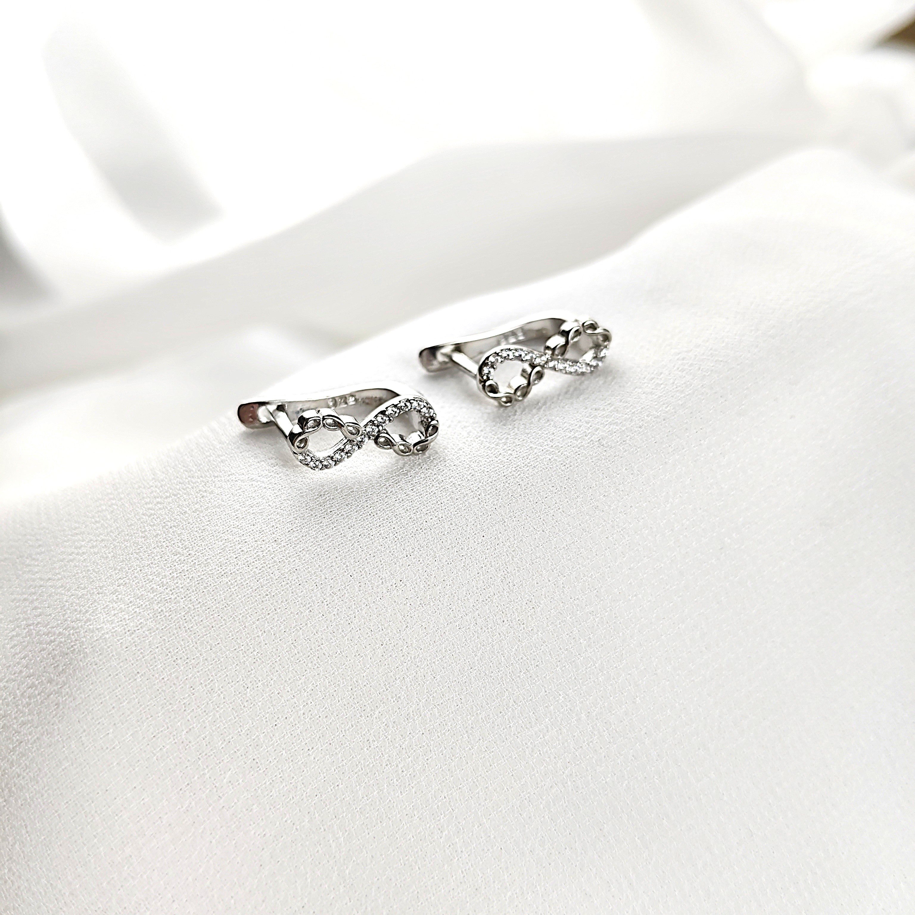 Boucles d’Oreilles Infini Éclatant en Argent 925 – Symbole d’Éternité Boucles d’Oreilles Infini Éclatant en Argent 925 – Symbole d’Éternité