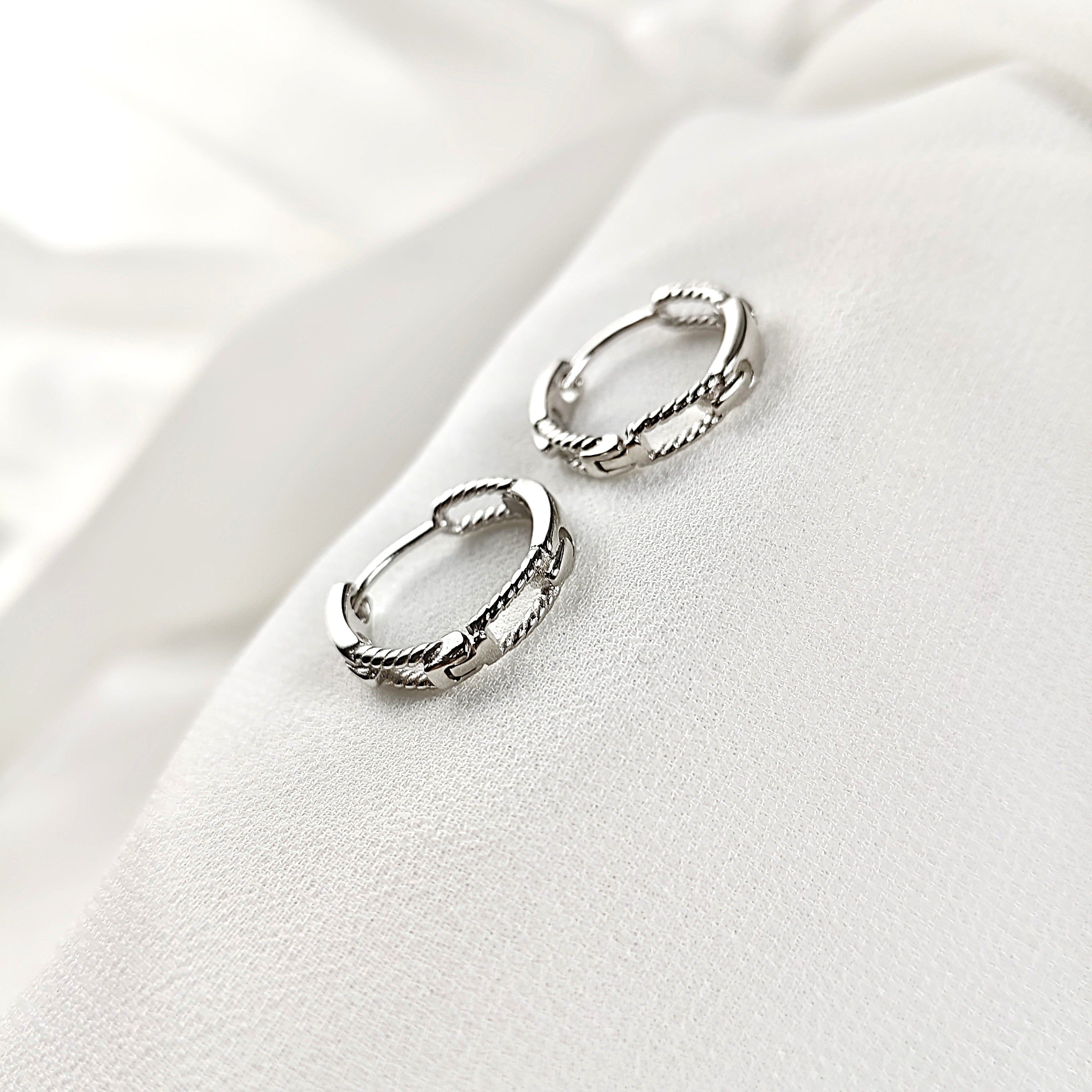Créoles Texturées en Argent 925 – Élégance et Originalité Créoles Texturées en Argent 925 – Élégance et Originalité