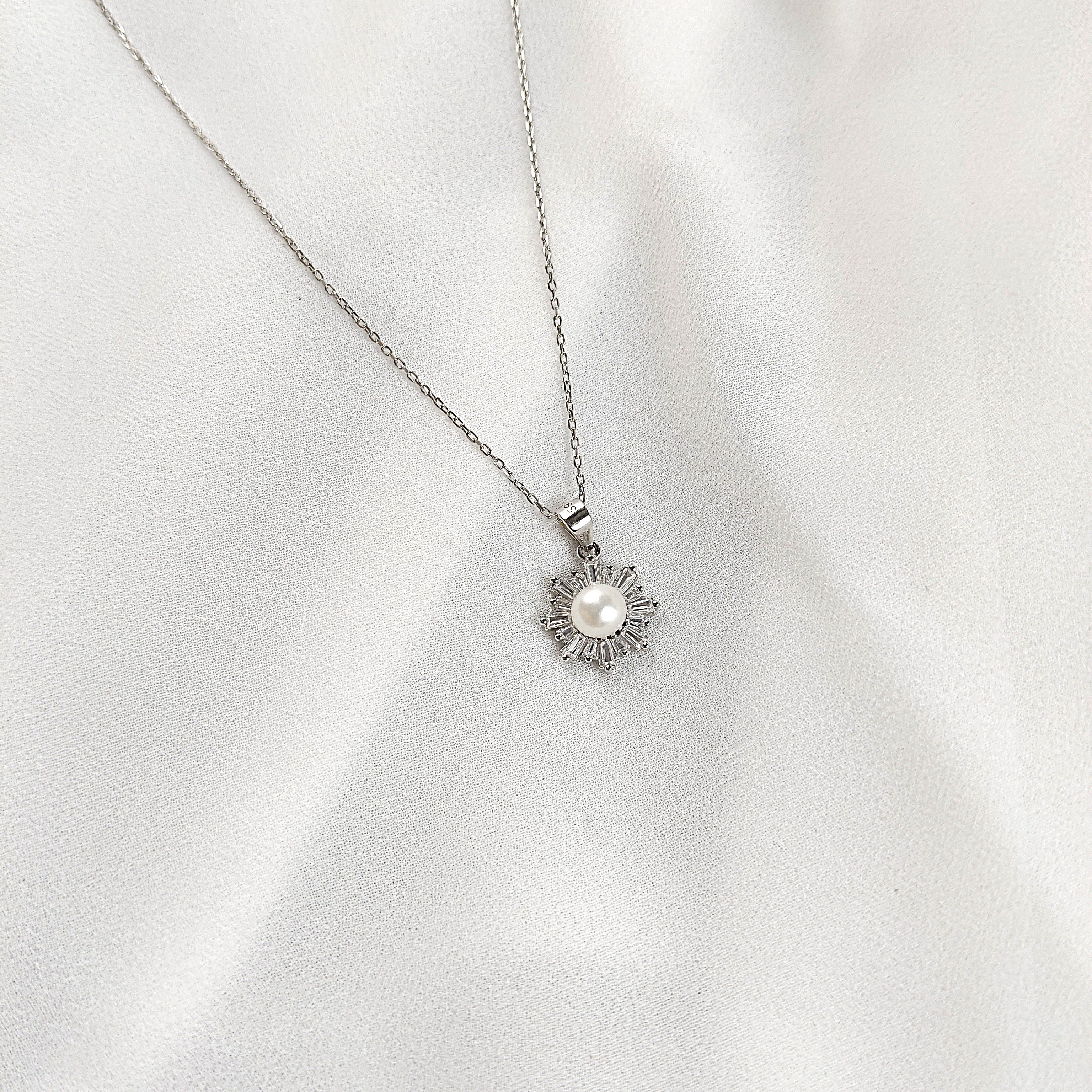 Collier Soleil en Argent 925 avec Perle Élégante Collier Soleil en Argent 925 avec Perle Élégante