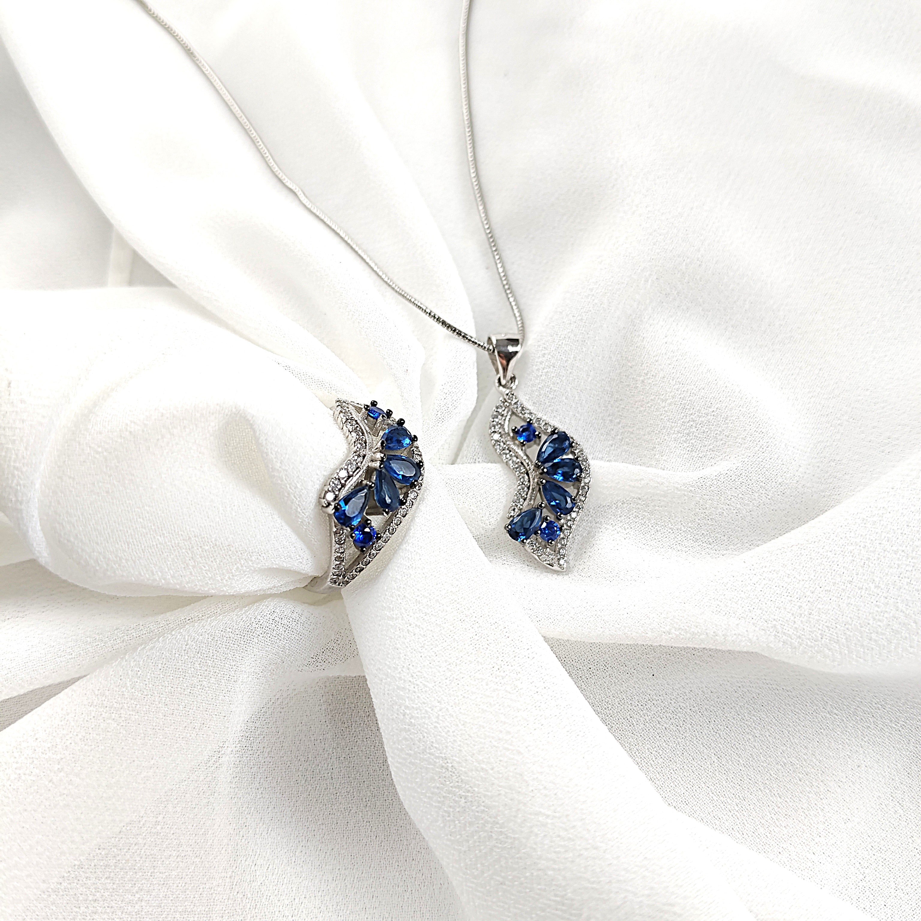 Parure Élégance Océan –  en Argent 925 avec Pierres Bleues Parure Élégance Océan –  en Argent 925 avec Pierres Bleues
