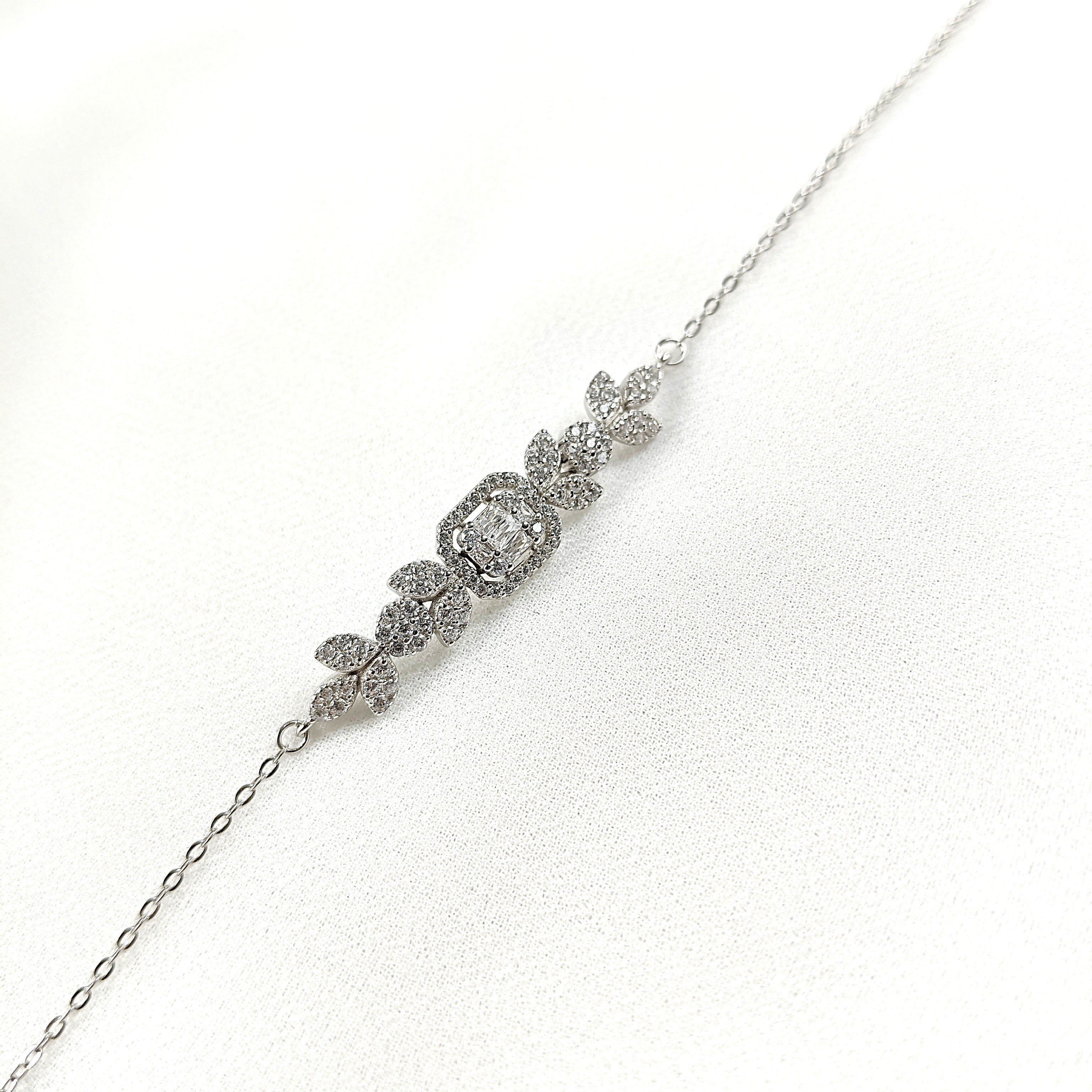 Gourmette en Argent 925 Motif Floral et Zircons Gourmette en Argent 925 Motif Floral et Zircons