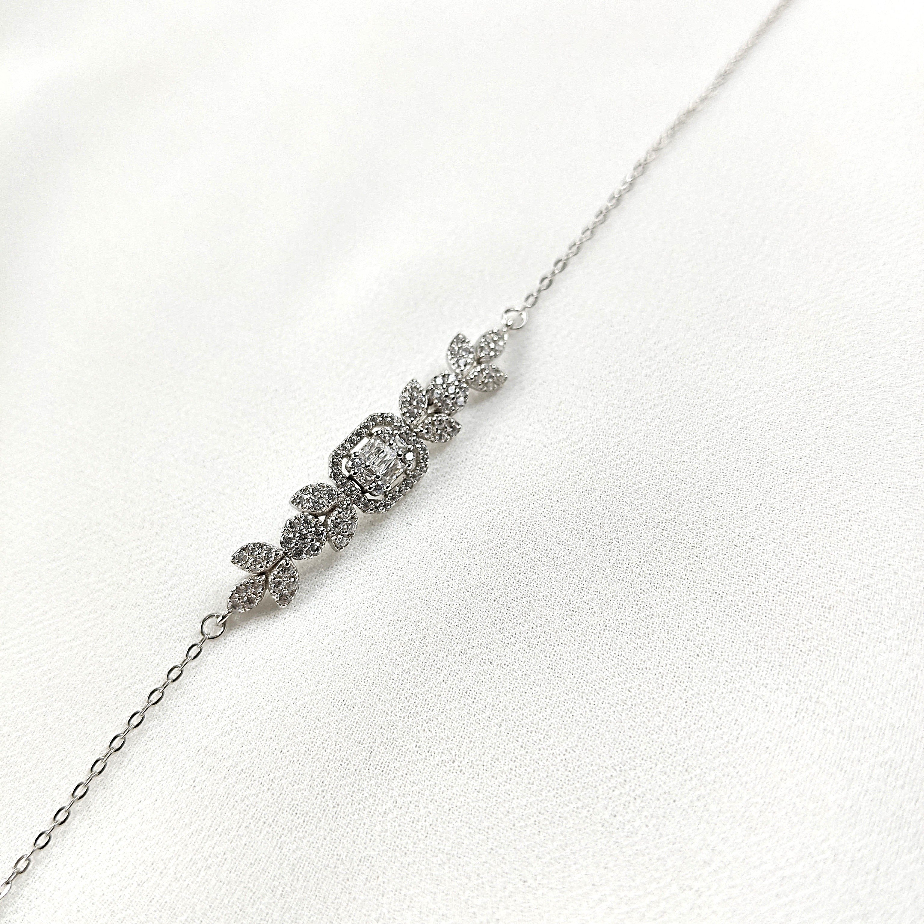 Gourmette en Argent 925 Motif Floral et Zircons Gourmette en Argent 925 Motif Floral et Zircons