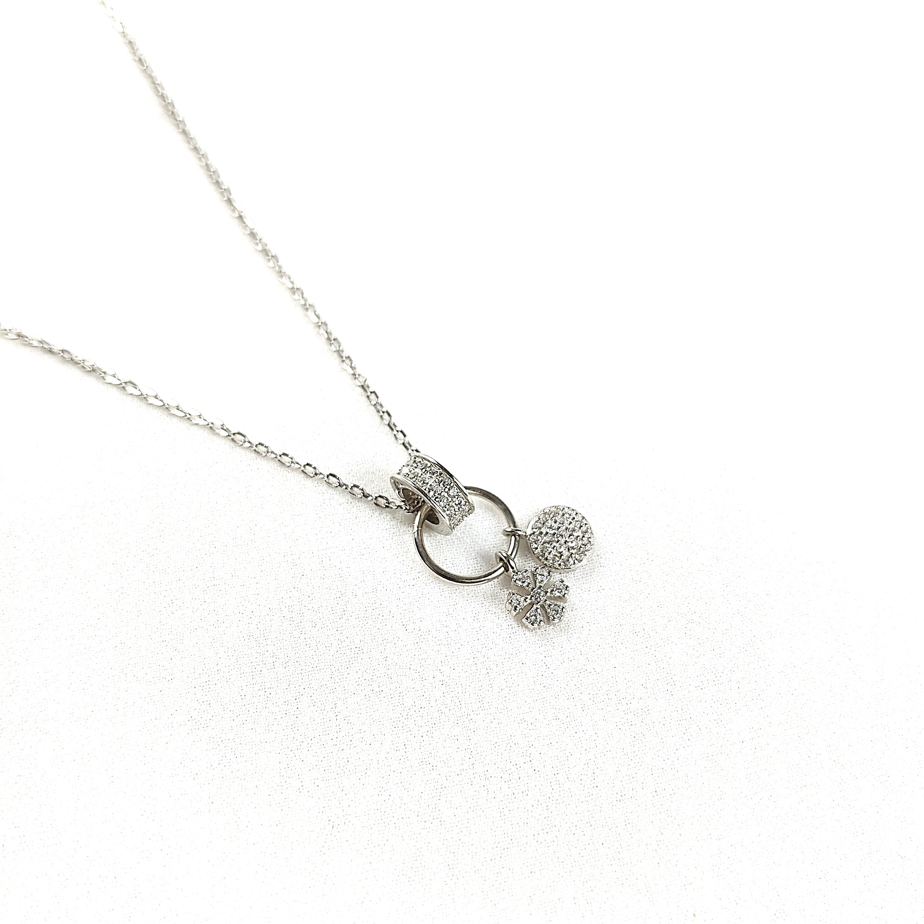 Chaîne en Argent 925 avec Pendentifs Cercle & Trèfle Zircon Chaîne en Argent 925 avec Pendentifs Cercle & Trèfle Zircon
