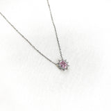 Chaîne en Argent 925 avec Pendentif Solitair Rose & Éclat de Zircons Chaîne en Argent 925 avec Pendentif Solitair Rose & Éclat de Zircons