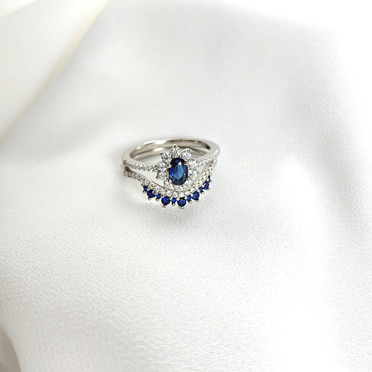 Bague en argent avec saphir bleu et zircons – Élégance royale
