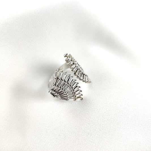 Bague en argent ouverte sertie de zircons baguette – Élégance moderne