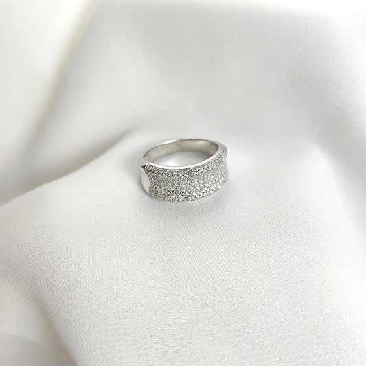 Bague en Argent Rhodié Pavée de Zircons – Brillance Élégante