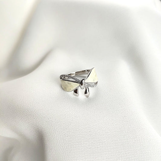 Bague en Argent 925 Plaqué Rhodium – Nœud Élégant & Cristaux Zircon