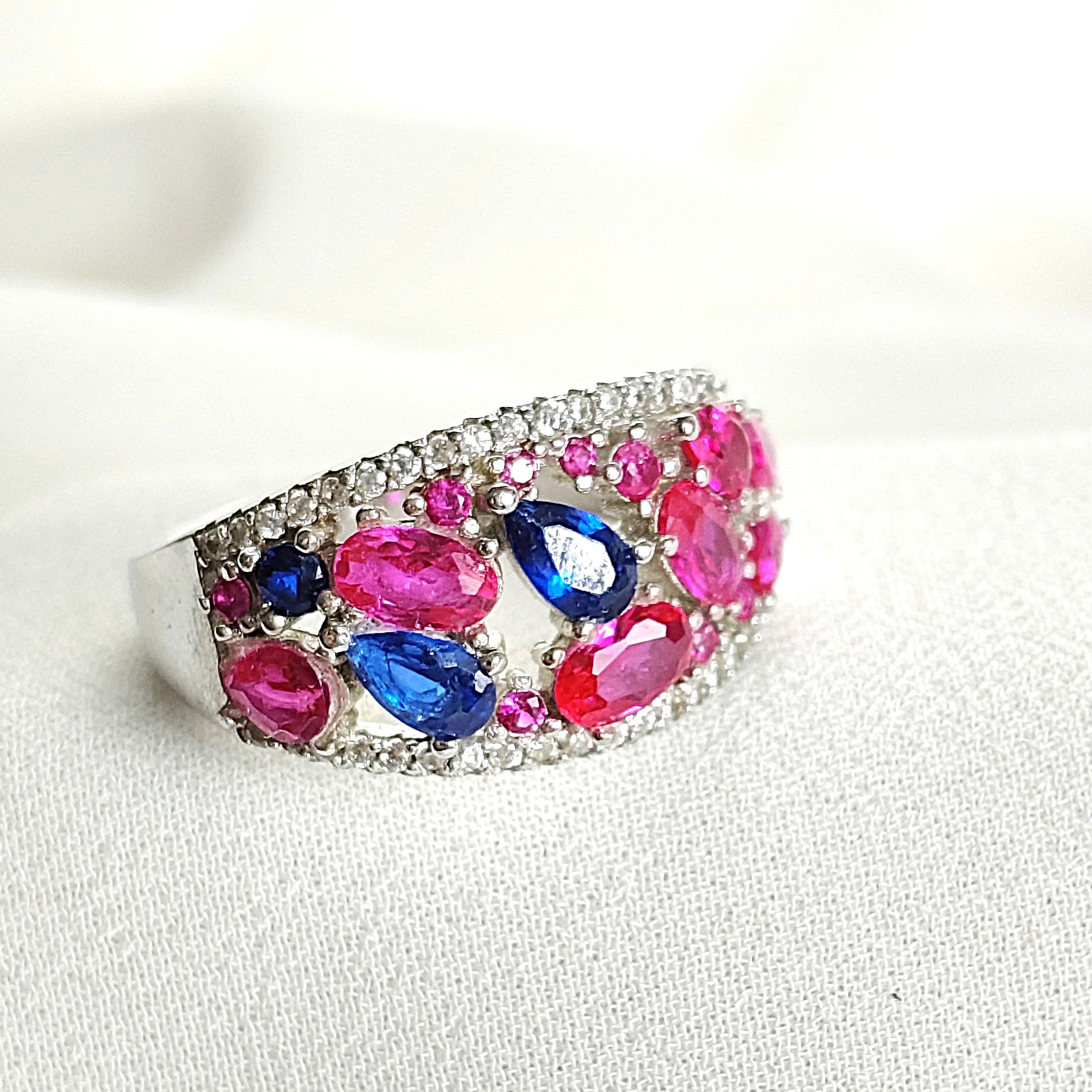 Bague en Argent Rhodié Multicolore avec Pierres Roses et Bleues Bague en Argent Rhodié Multicolore avec Pierres Roses et Bleues