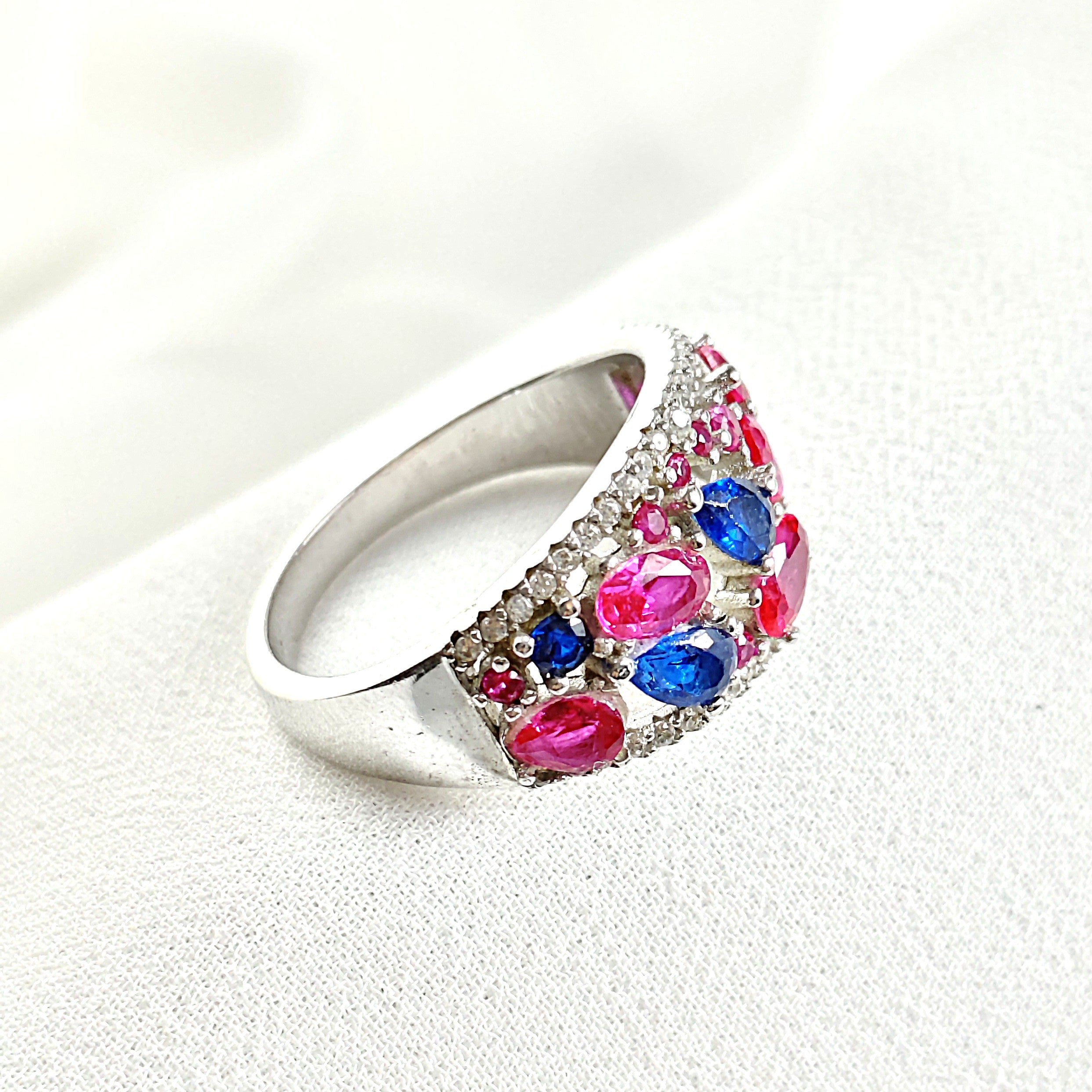 Bague en Argent Rhodié Multicolore avec Pierres Roses et Bleues Bague en Argent Rhodié Multicolore avec Pierres Roses et Bleues