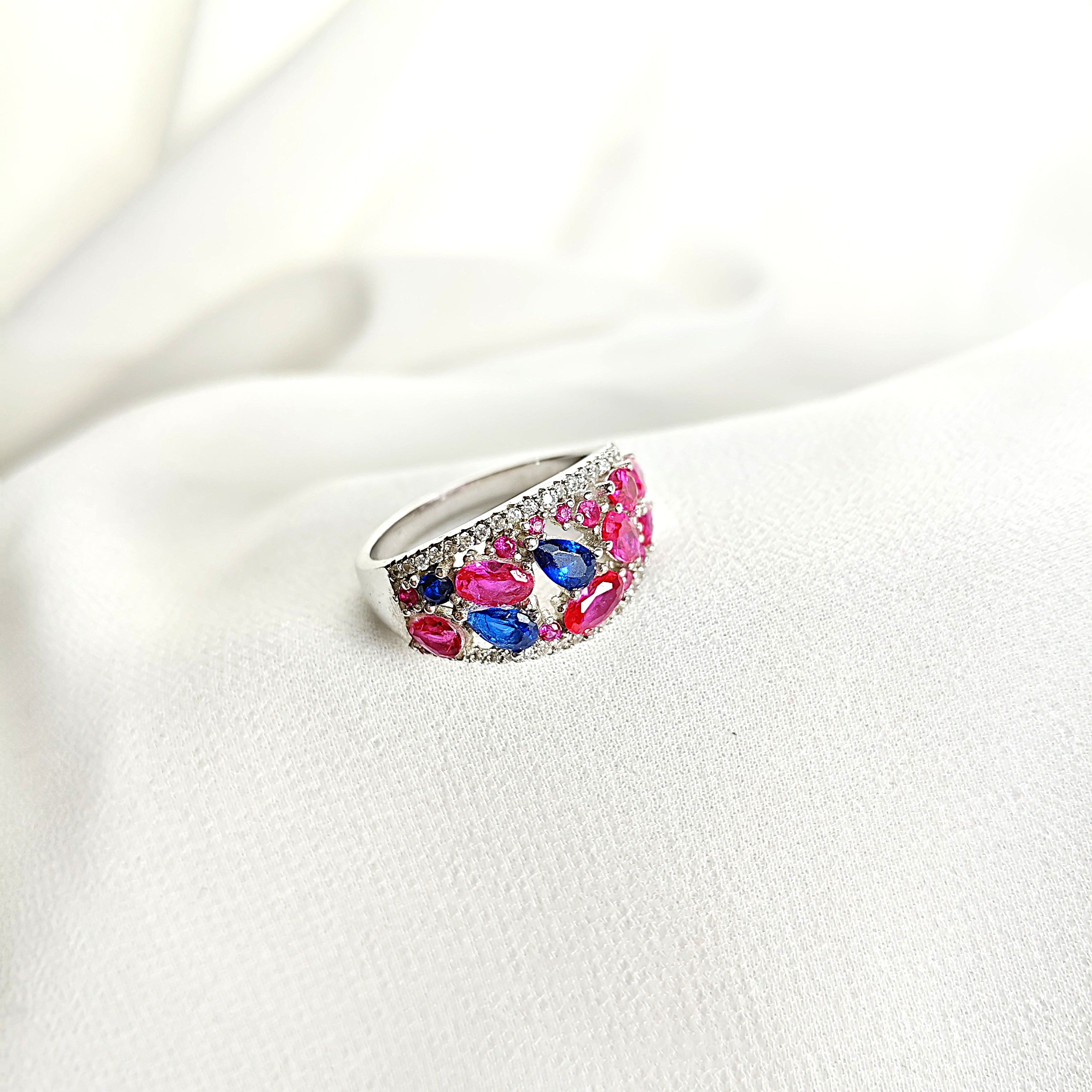 Bague en Argent Rhodié Multicolore avec Pierres Roses et Bleues Bague en Argent Rhodié Multicolore avec Pierres Roses et Bleues
