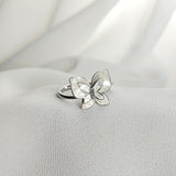 Bague papillon en argent rhodié et nacre blanche Bague papillon en argent rhodié et nacre blanche