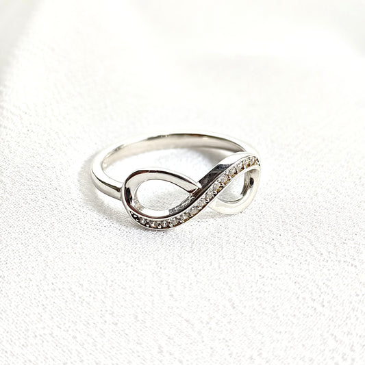 Bague en argent 925 symbole infini pavée de zircons