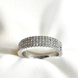 Bague en argent 925 pavée de zircons – Élégance intemporelle Bague en argent 925 pavée de zircons – Élégance intemporelle