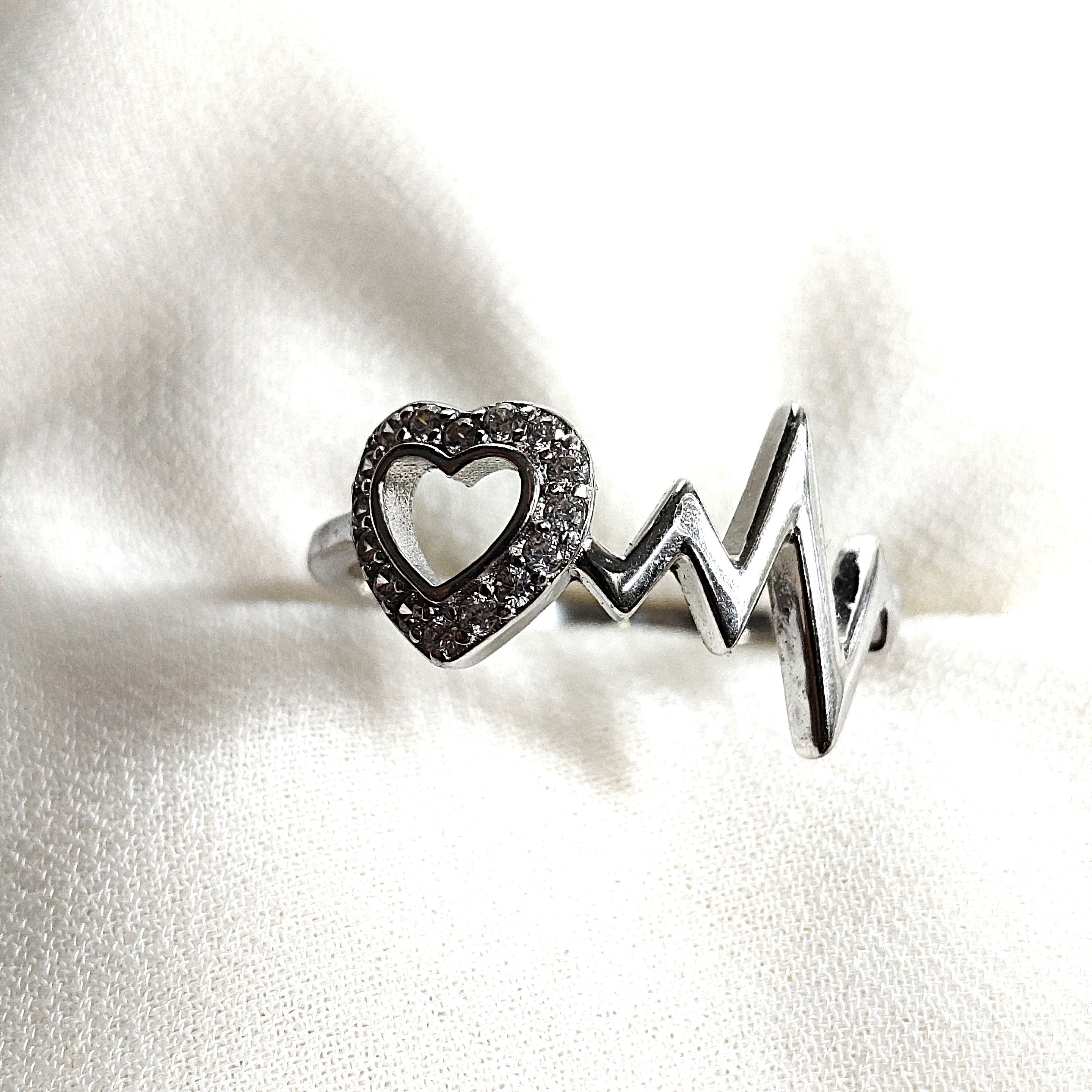 Bague en argent 925 battement de cœur et cœur zircon – Amour vibrant Bague en argent 925 battement de cœur et cœur zircon – Amour vibrant