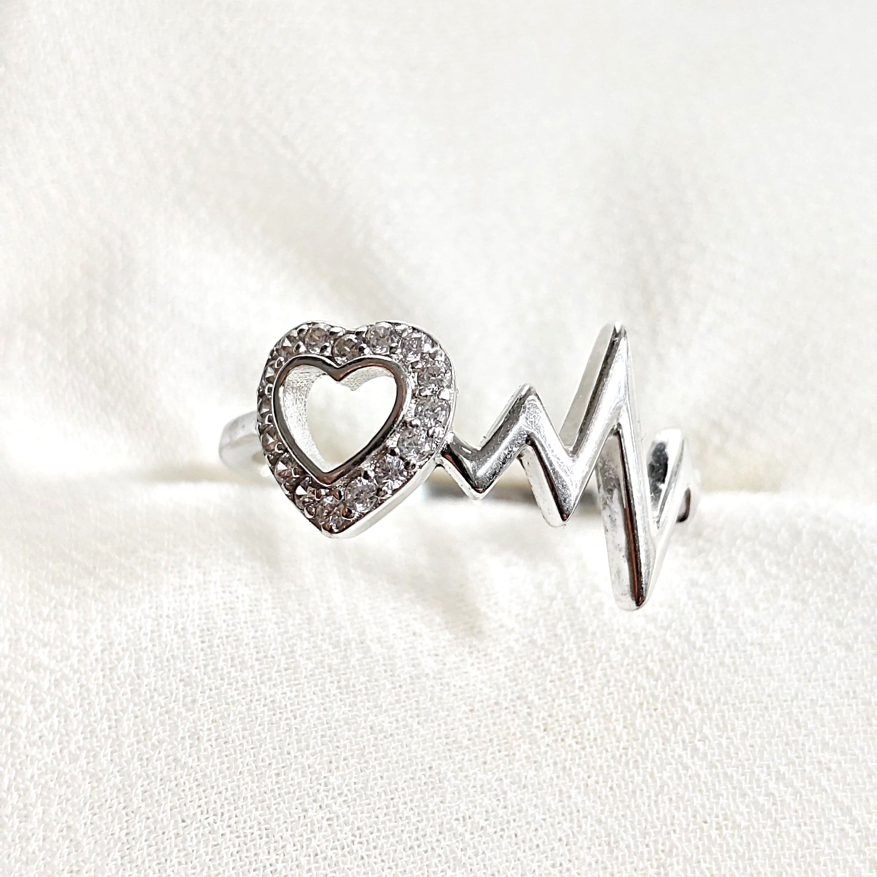 Bague en argent 925 battement de cœur et cœur zircon – Amour vibrant Bague en argent 925 battement de cœur et cœur zircon – Amour vibrant