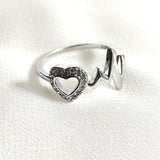 Bague en argent 925 battement de cœur et cœur zircon – Amour vibrant Bague en argent 925 battement de cœur et cœur zircon – Amour vibrant
