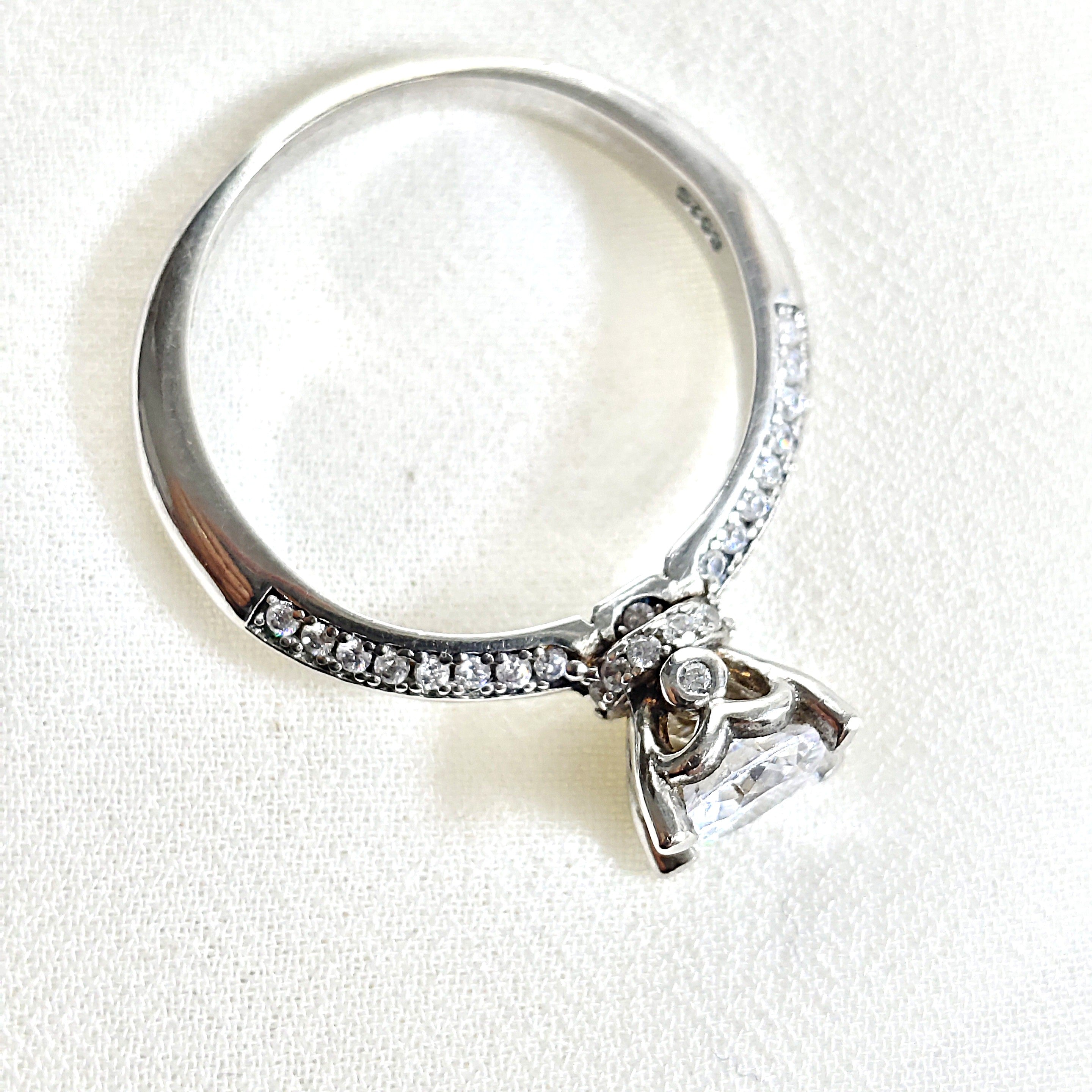 Bague en argent 925 solitaire diamanté – Élégance éternelle Bague en argent 925 solitaire diamanté – Élégance éternelle