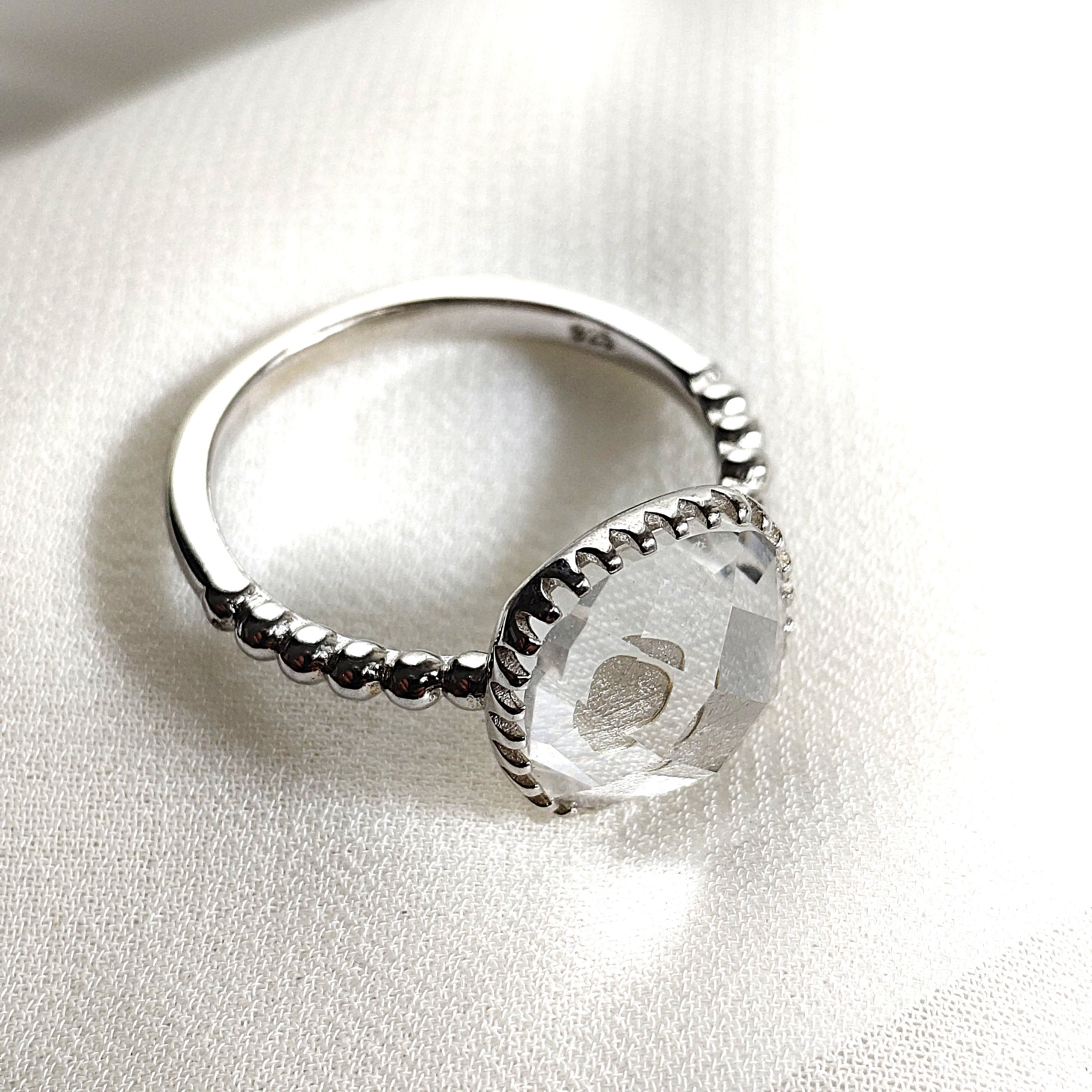Bague en argent 925 avec pierre transparente – Élégance contemporaine Bague en argent 925 avec pierre transparente – Élégance contemporaine