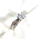 Bague en argent 925 avec zircon central – Élégance intemporelle Bague en argent 925 avec zircon central – Élégance intemporelle