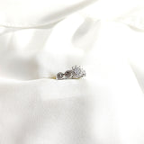Bague en argent 925 fleur de diamant – Douceur Éternelle Bague en argent 925 fleur de diamant – Douceur Éternelle