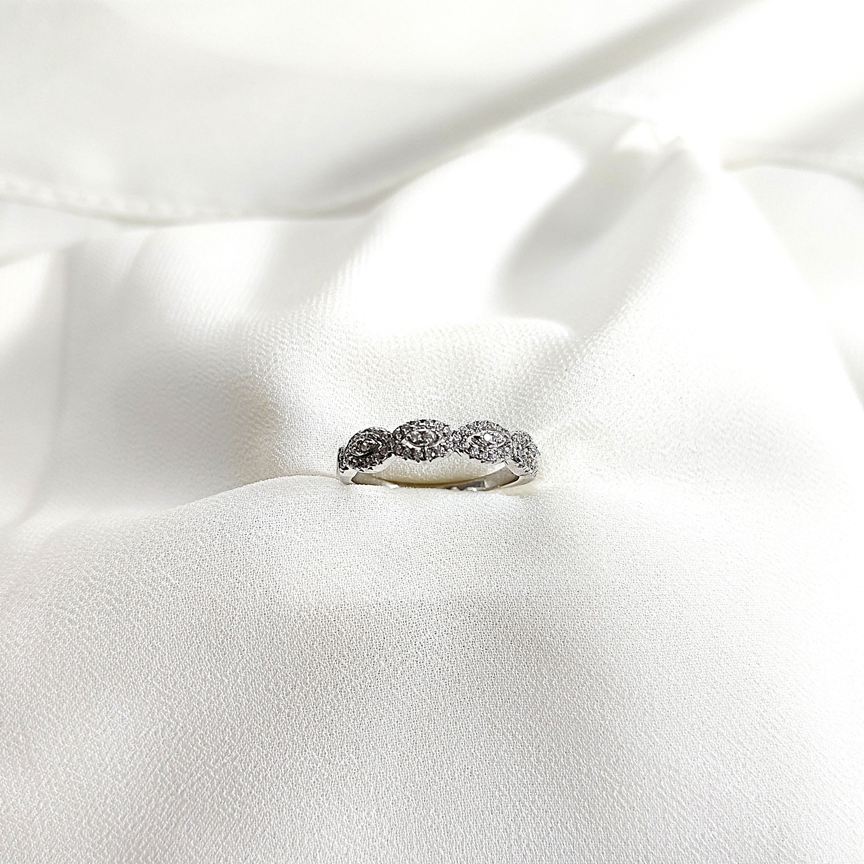 Bague en argent 925 sertie de zircons – Élégance Feuillage Bague en argent 925 sertie de zircons – Élégance Feuillage