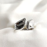 Bague en argent 925 ouverte sertie de zircons – Design Moderne Élégance Bague en argent 925 ouverte sertie de zircons – Design Moderne Élégance