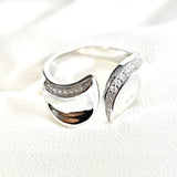 Bague en argent 925 ouverte sertie de zircons – Design Moderne Élégance Bague en argent 925 ouverte sertie de zircons – Design Moderne Élégance
