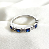 Bague en argent 925 avec pierres bleues et zircons – Raffinement Royal Bague en argent 925 avec pierres bleues et zircons – Raffinement Royal