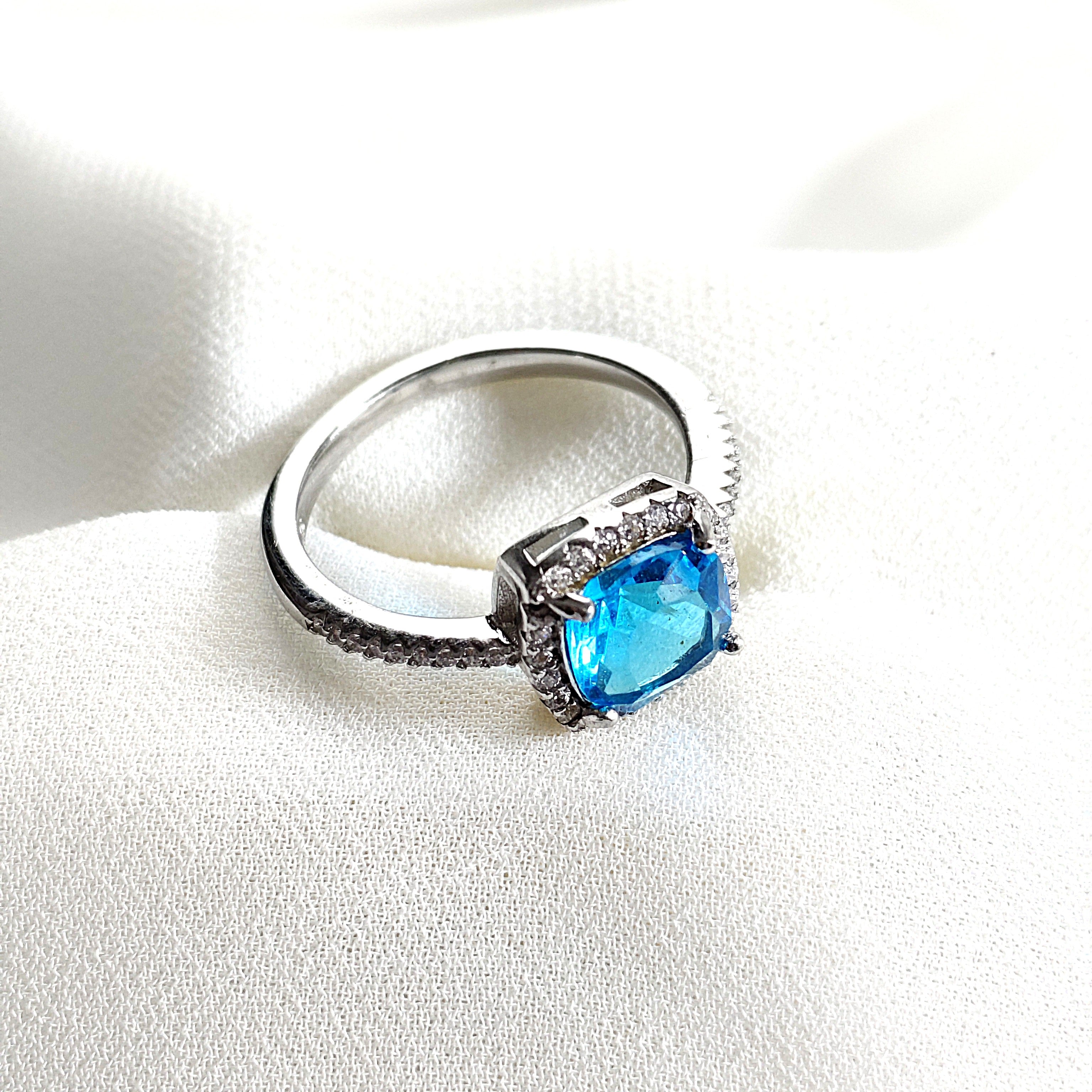 Bague en argent 925 avec pierre bleue – Éclat Azur Bague en argent 925 avec pierre bleue – Éclat Azur
