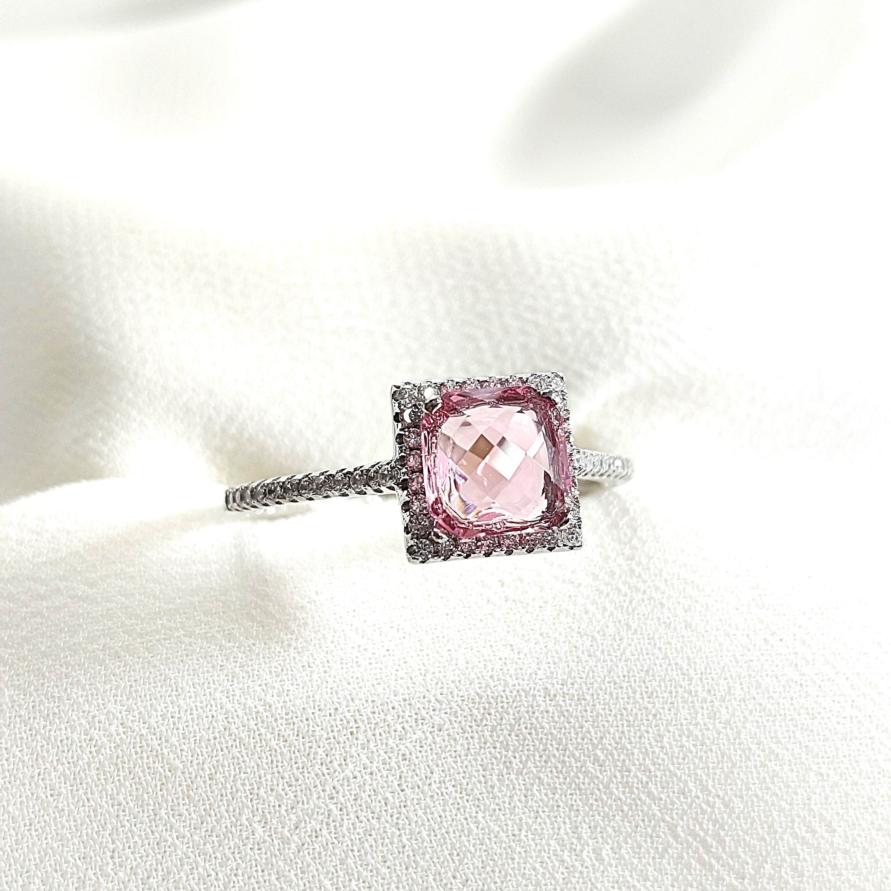 Bague en argent 925 avec pierre rose – Douceur Rosée Bague en argent 925 avec pierre rose – Douceur Rosée