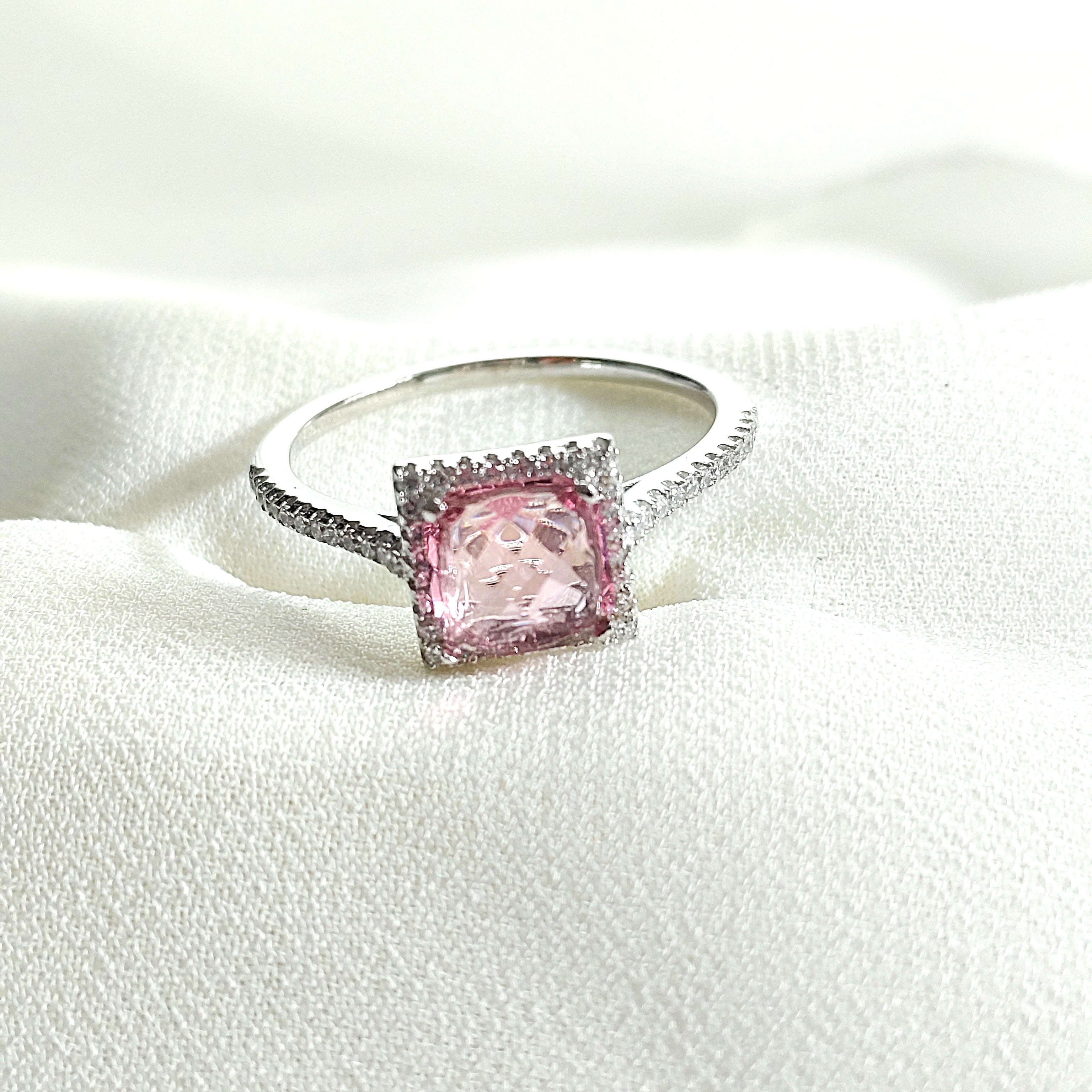 Bague en argent 925 avec pierre rose – Douceur Rosée Bague en argent 925 avec pierre rose – Douceur Rosée