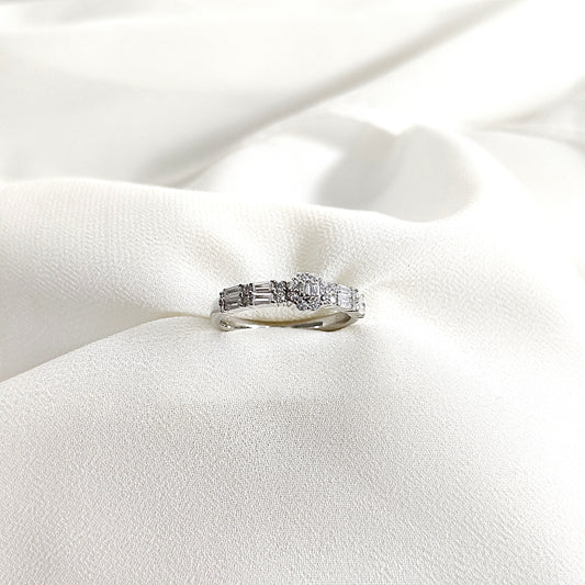 Bague en argent 925 à zircons baguette – Élégance Moderne