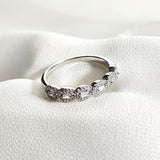 Bague en argent 925 “Élégance Éternelle” – Zircons taille baguette Bague en argent 925 “Élégance Éternelle” – Zircons taille baguette